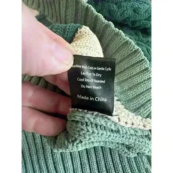 POL Womens Size Medium M  Sweater Green Cream Quilted Cable Knit Vneck Boho - Picture 7 of 13